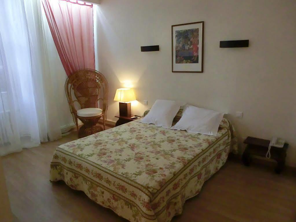 Chambre D'Hotes Au Jardin Des Saveurs Bed & Breakfast Cordes Sur Ciel Ngoại thất bức ảnh